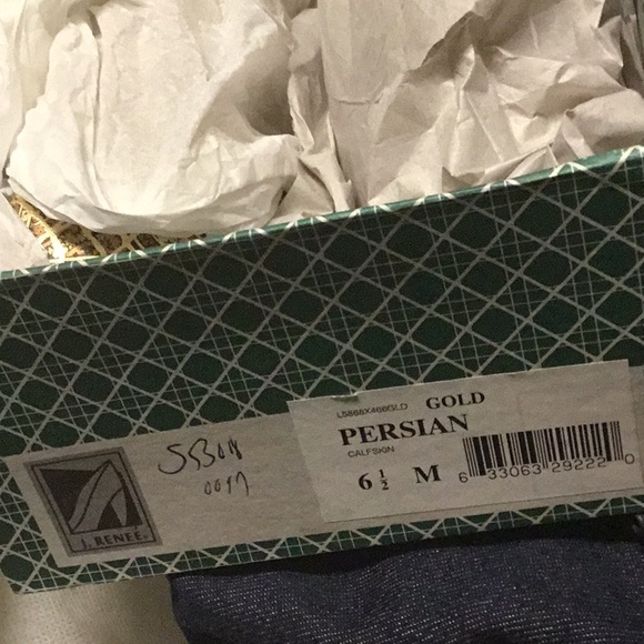 2” heels need replacing in this excellent to like new bundle. Air brush rest and - Picture 5 of 5